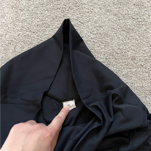 2 pairs of Maternity Black Shorts with Pocket - Picture 5 of 10